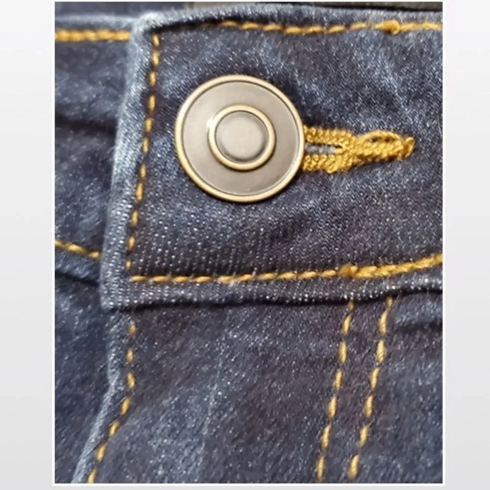 Fashion Nova Size 7 Mid Rise Skinny Blue Jeans